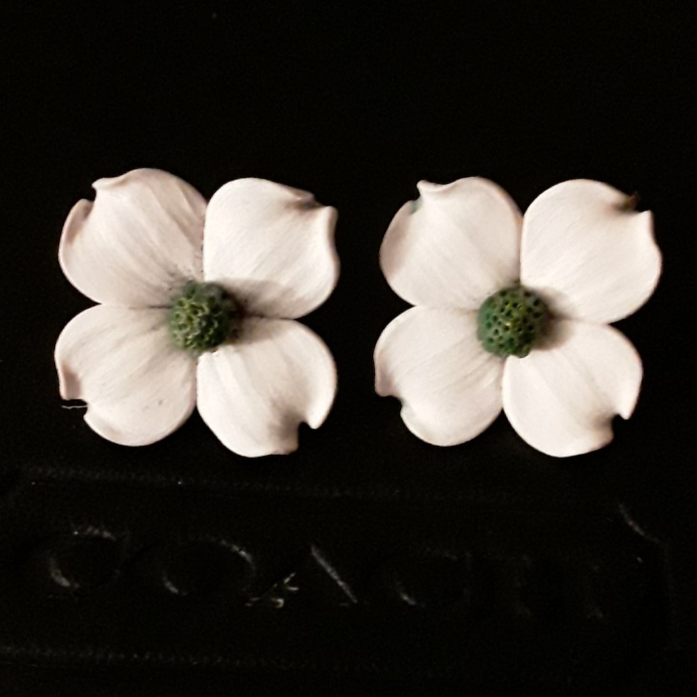 Dogwood flower earrings